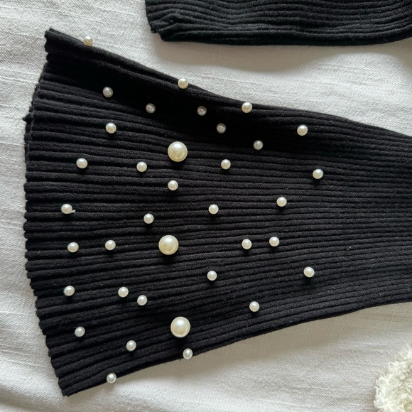 Vintage black boat neck sweater with pearl sleeves - Picture 2 of 3